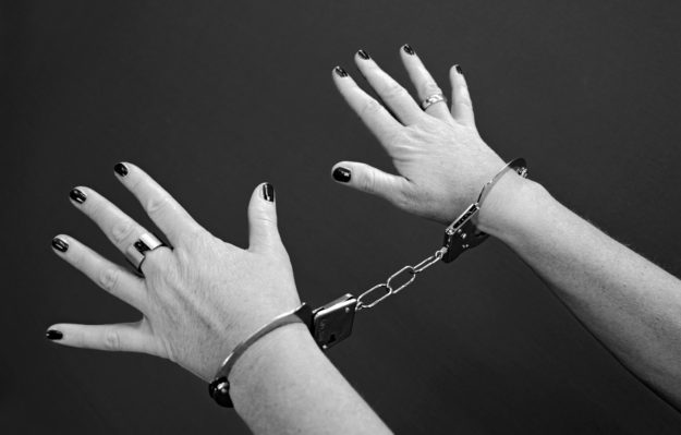 handcuffs-964522_1920 Abogados Fuenlabrada